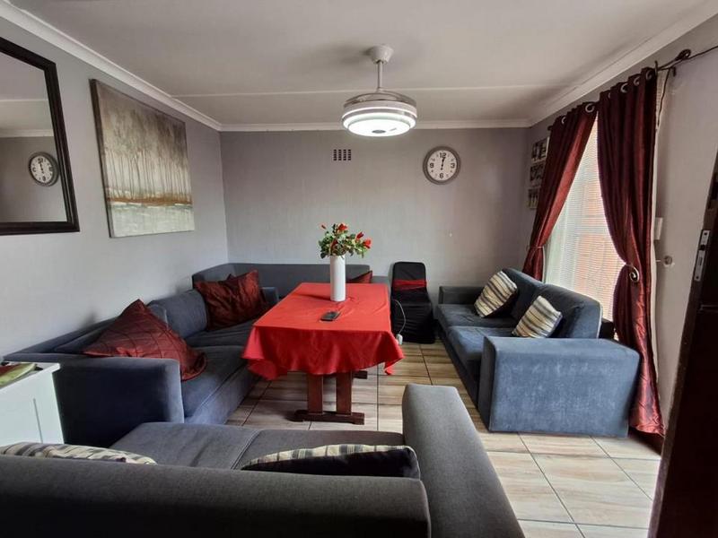 2 Bedroom Property for Sale in Portlands Western Cape
